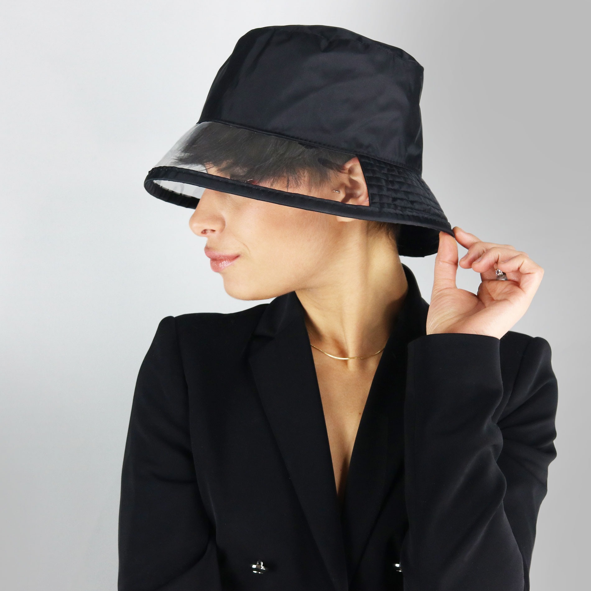 Cappello Bucket In Eco Pelliccia Luisaviaroma Donna Accessori Cappelli e copricapo Cappelli Cappello Bucket 