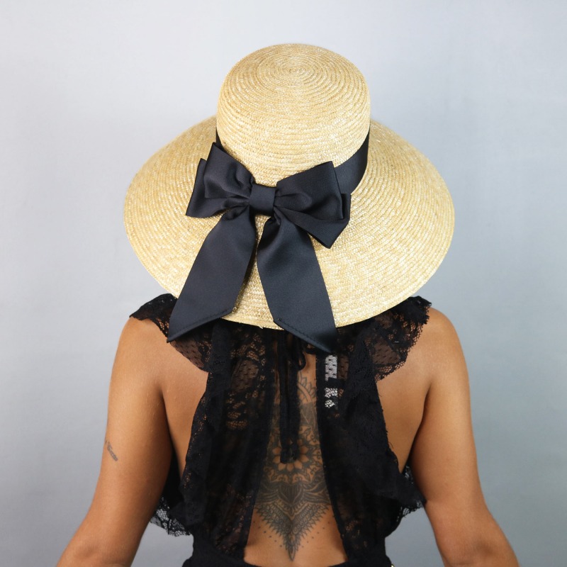 Wide brimmed Leviola | Complit