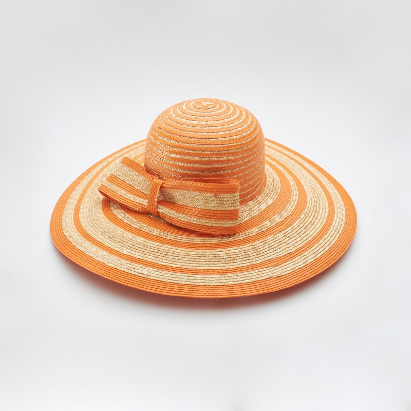 Wide brimmed Mansi