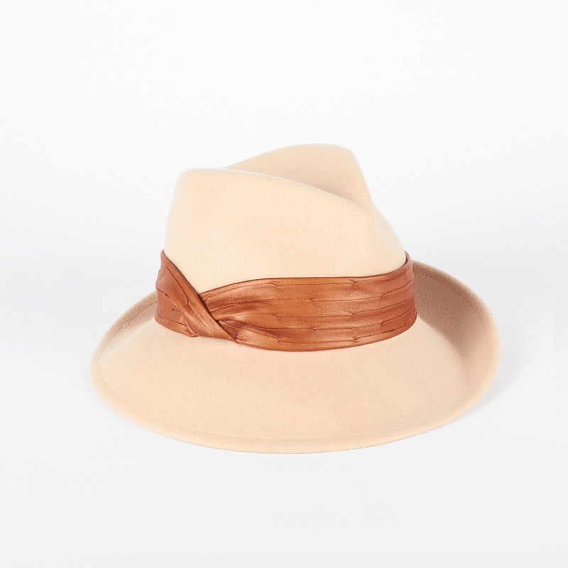 Cappello donna invernale asimmetrico | Complit
