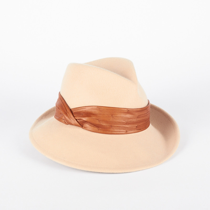 Cappello donna invernale asimmetrico | Complit