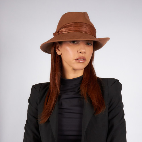 Cappello donna invernale asimmetrico | Complit