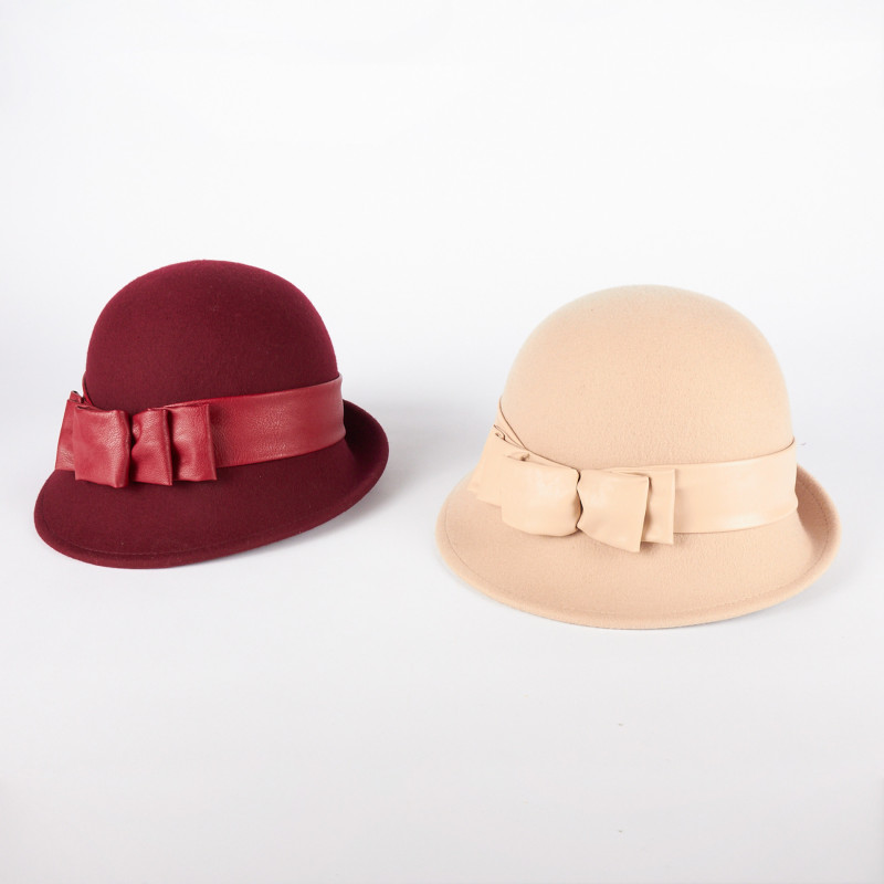 Cappello donna invernale con falda asimmetrica
