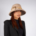 Cappello donna invernale con fiore – Eleganza Artigianale