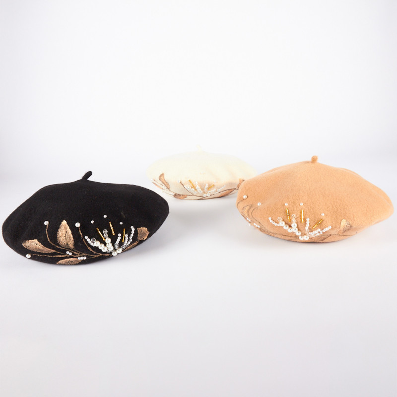 Basco donna in lana con perle e strass | Complit