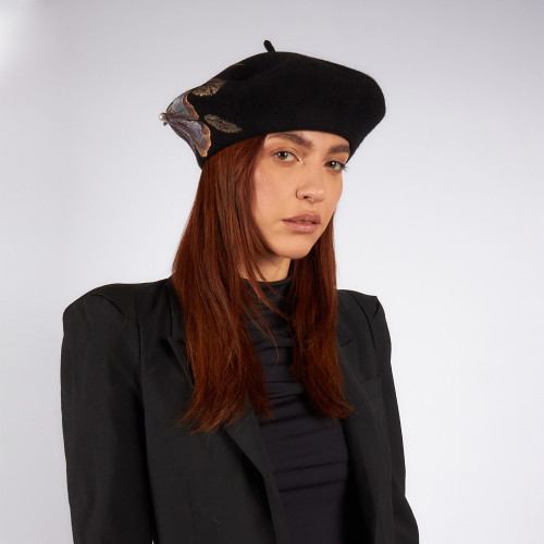 Basco donna in lana con perle e fiore | Complit