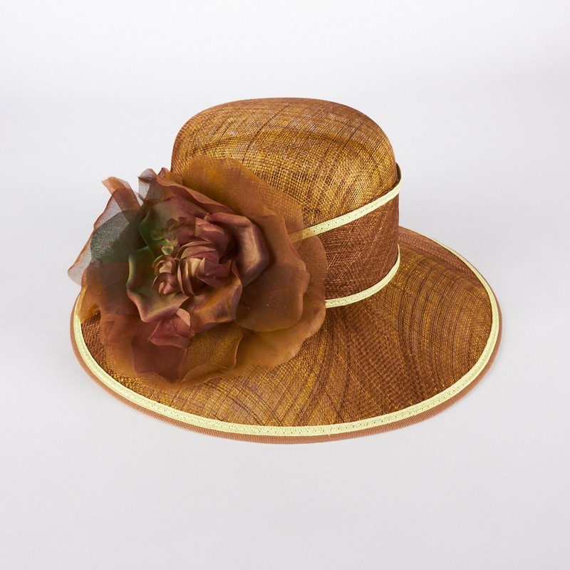 Ceremony hat with floral bouquet | Complit