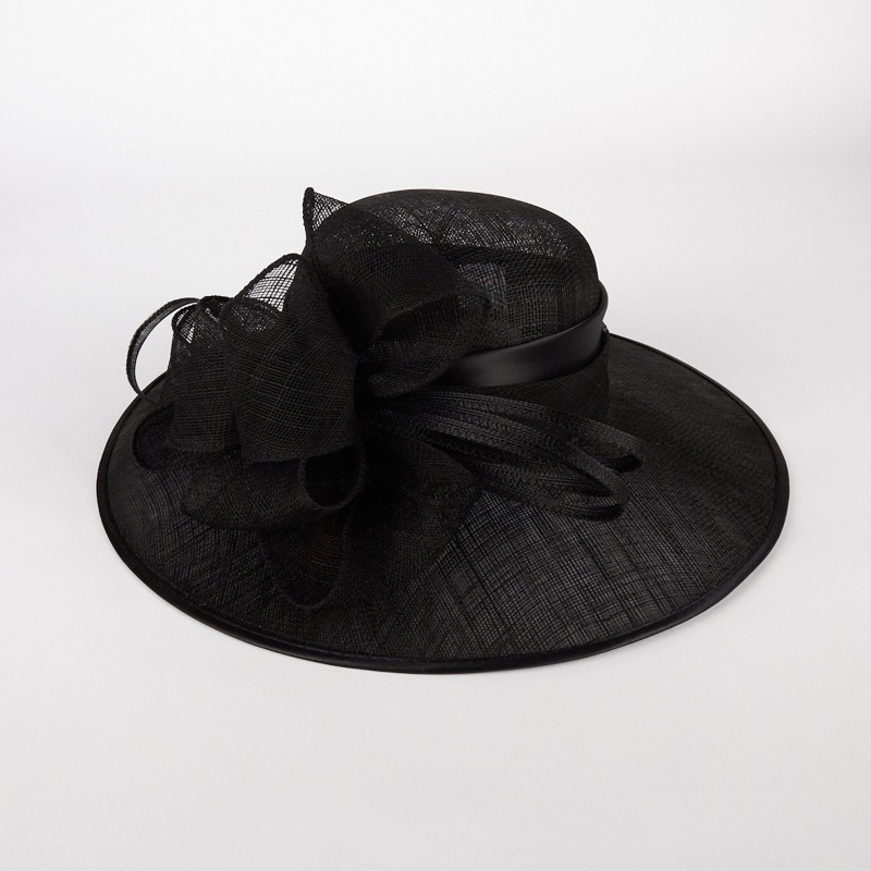 Elegant women's hat with decoration | Complit