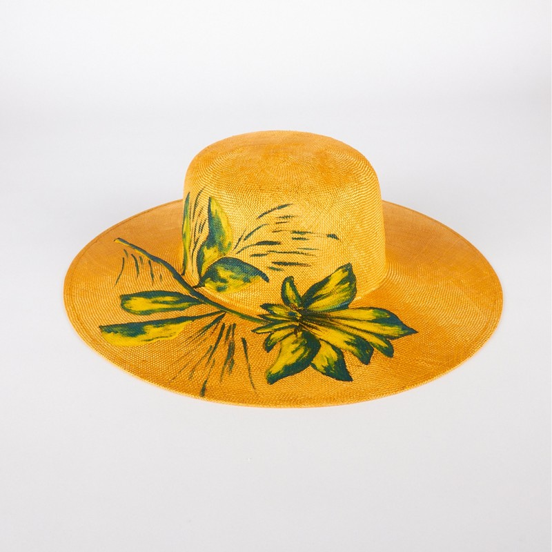 Ceremonial hat with floral decoration | Complit