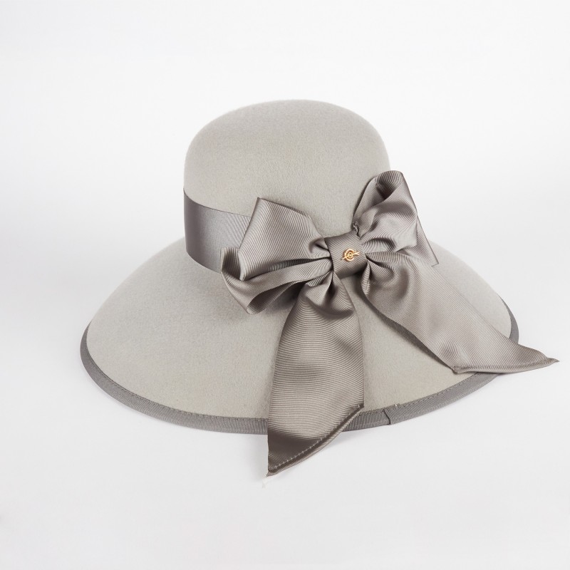 Cappello da donna invernale con maxi fiocco