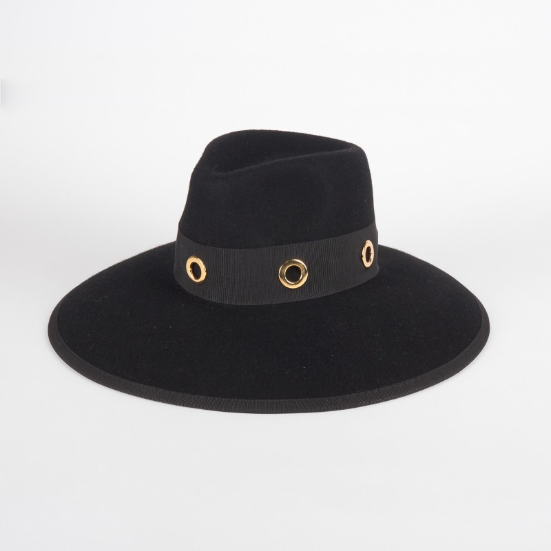 Cappello da donna a falda larga con occhielli dorati