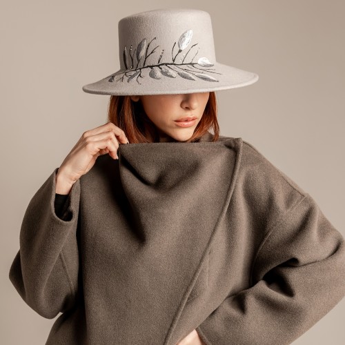 Cappello da donna invernale dipinto a mano