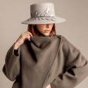 Cappello da donna invernale dipinto a mano