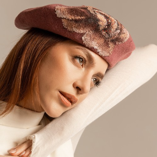 Hand-Painted Women’s Beret with Rhinestones | Complit 2