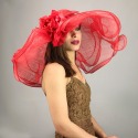 Ampio cappello da cerimonia rosso a falda larga