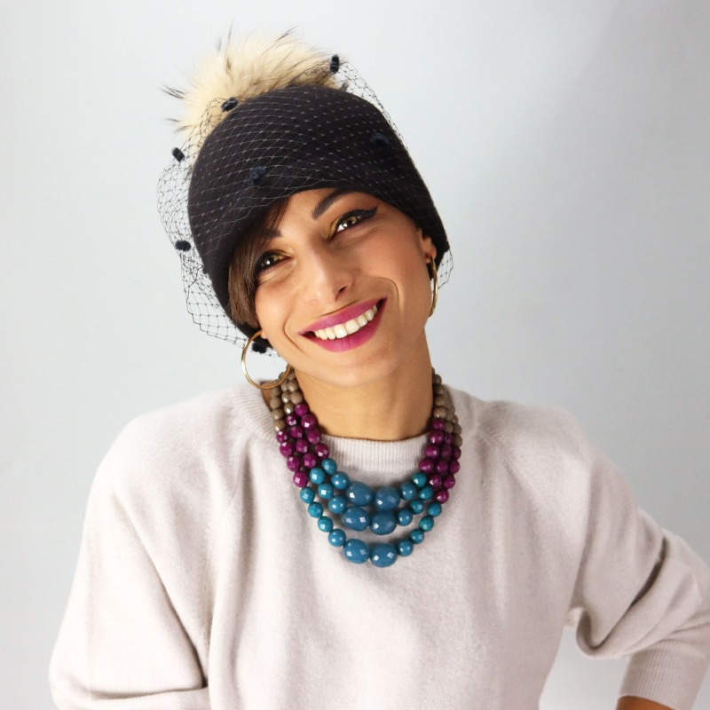 Black women's beanie with veil and fur pompons