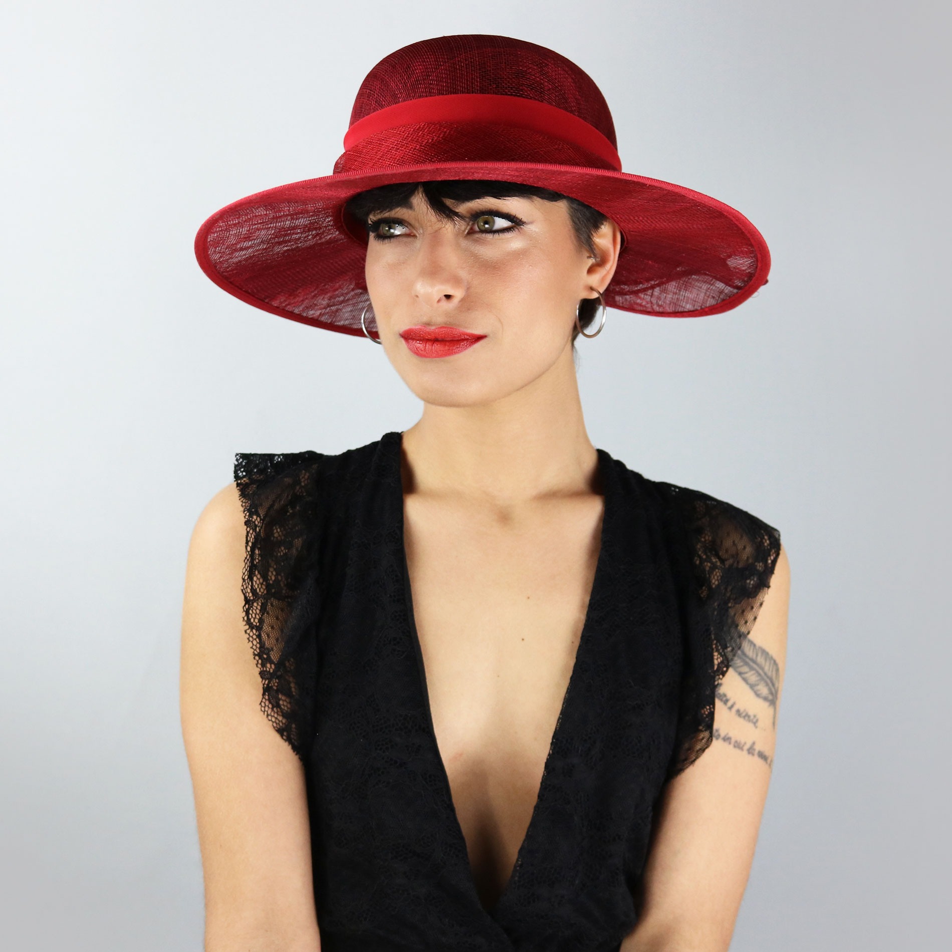 Medium Brimmed Red Hat 2019 Summer Hats