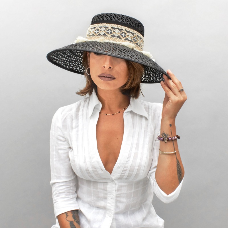 Wide brimmed Leilani