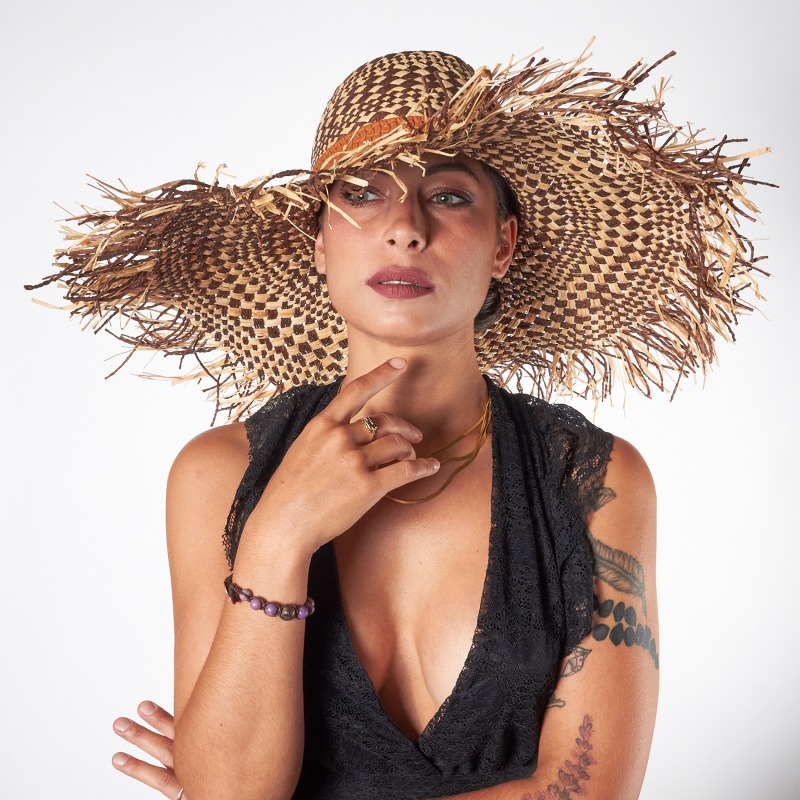 Women's fringed raffia beach hat